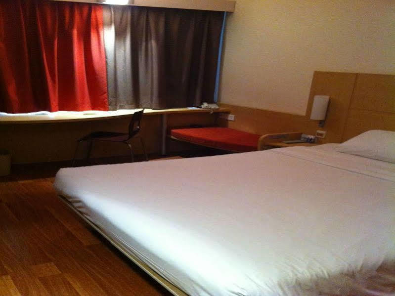 Ibis Chengdu Yongfeng Hotel Exterior foto
